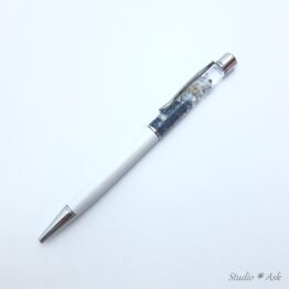 a-23_01 花&キラキラビジュー入り ボールペン ホワイト&ネイビーグラデーション 替え芯1本付き